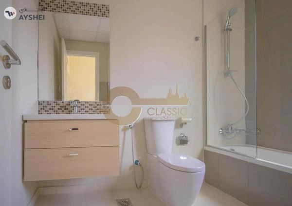 Elegant 3 Bed Corner Townhouse with Garden