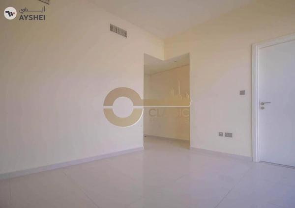 Elegant 3 Bed Corner Townhouse with Garden