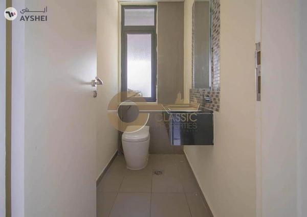 Elegant 3 Bed Corner Townhouse with Garden