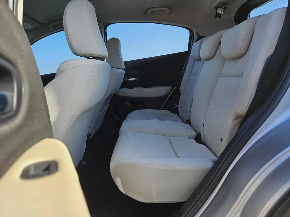 Honda HRV 2019 GCC Premium Condition Low KM Car Perfect For Family-9-9