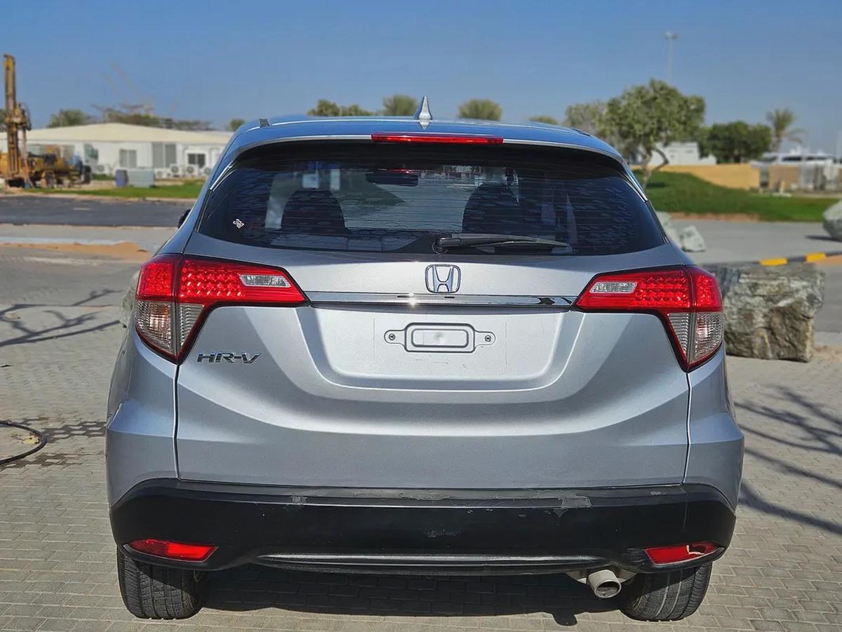 Honda HRV 2019 GCC Premium Condition Low KM Car Perfect For Family-16-16