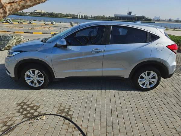 Honda HRV 2019 GCC Premium Condition Low KM Car Perfect For Family
