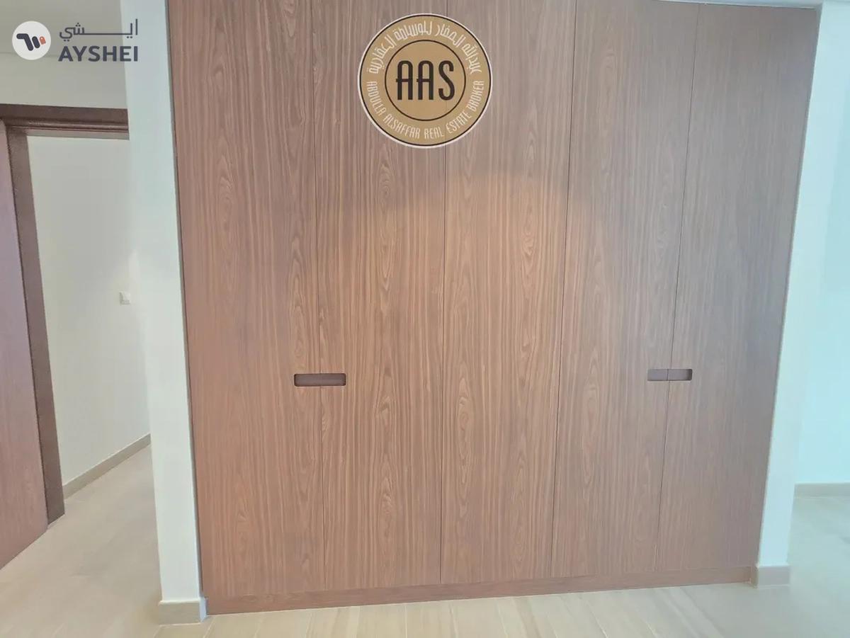 Burj Khalifa view maid room 2bhk 3bathrooms 135k balcony wardrobes 1parking free-4-4