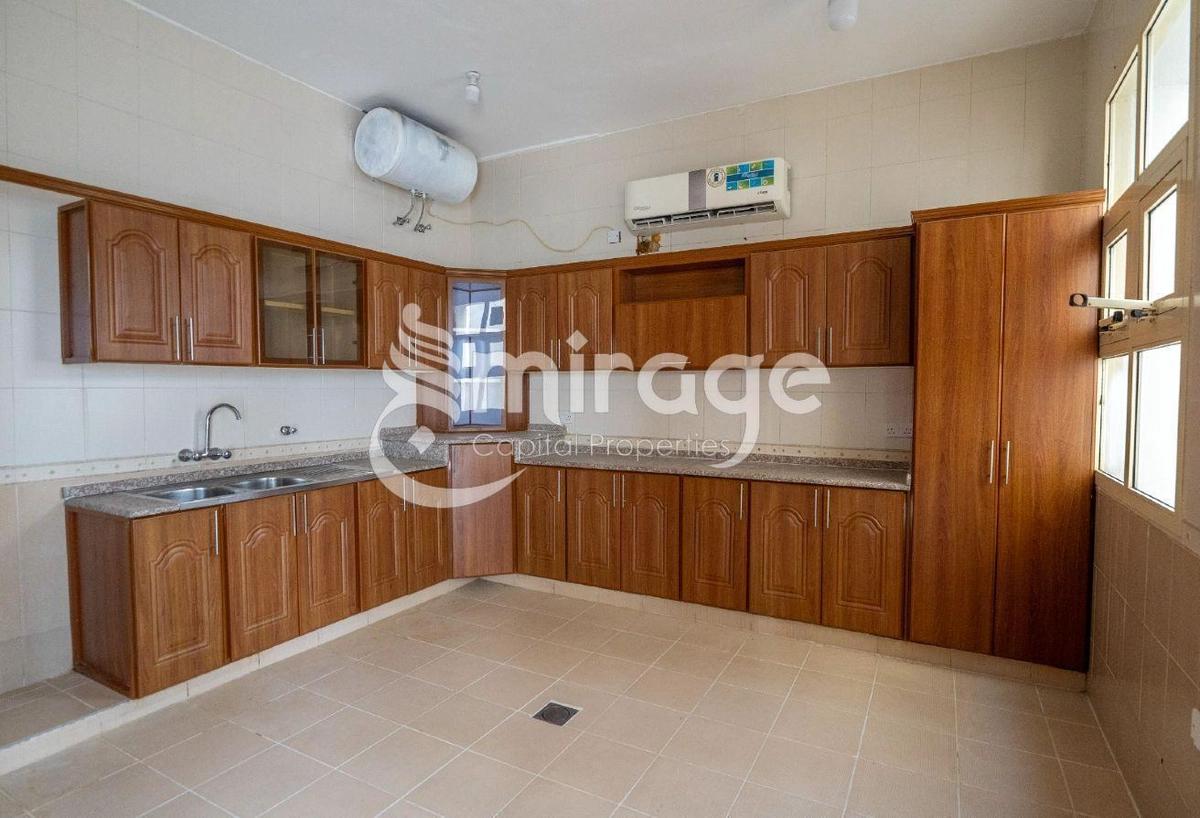 Spacious 4BR Villa | Huge Plot | Vacant | MBZ-0-landscape