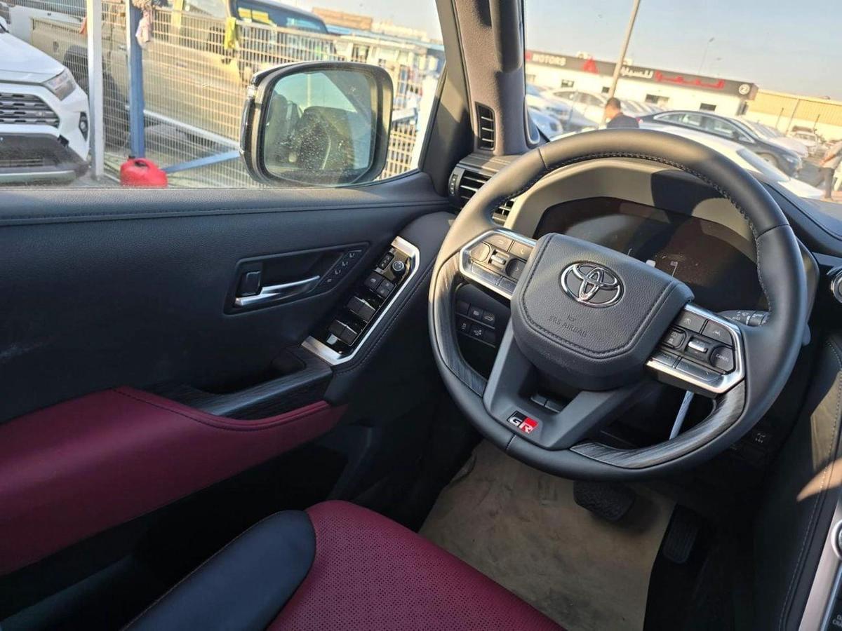 Toyota Land Cruiser 2025 Toyota Land Cruiser LC300 Hybrid 3.5 GR – Full Option – White / Red Interior-8-8