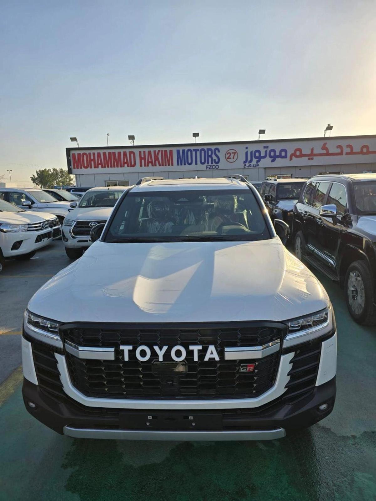 Toyota Land Cruiser 2025 Toyota Land Cruiser LC300 Hybrid 3.5 GR – Full Option – White / Red Interior-12-12