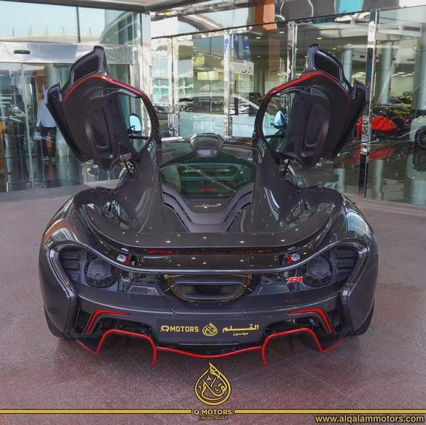 2015 MCLAREN P1 ( 1 OF 5 ) CARBON SERIES GCC DONE ONLY 2000KM