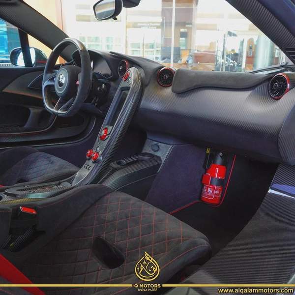 2015 MCLAREN P1 ( 1 OF 5 ) CARBON SERIES GCC DONE ONLY 2000KM