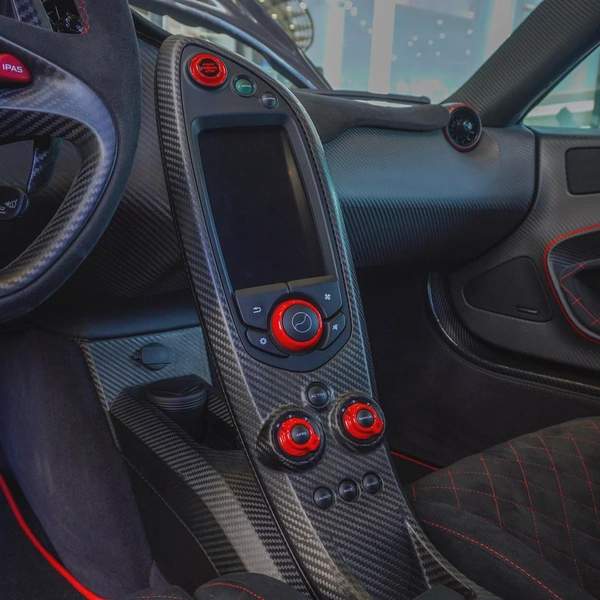 2015 MCLAREN P1 ( 1 OF 5 ) CARBON SERIES GCC DONE ONLY 2000KM