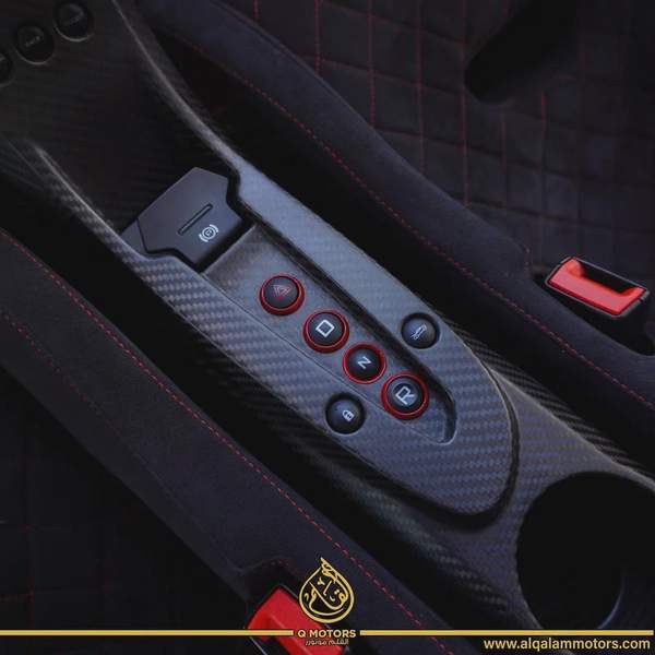 2015 MCLAREN P1 ( 1 OF 5 ) CARBON SERIES GCC DONE ONLY 2000KM