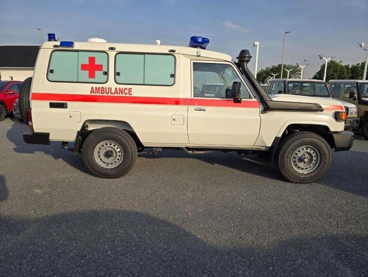 Toyota Land Cruiser 70 LAND CRUISER LC78 4.2L AMBULANCE-4-4