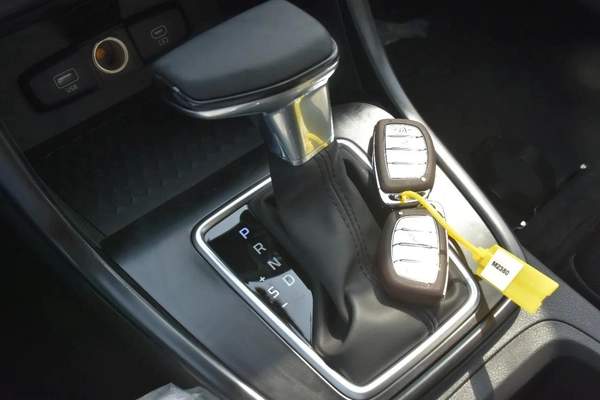 CRETA 1.5 GCC 2026 | RED