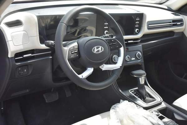 CRETA 1.5 GCC 2026 | RED