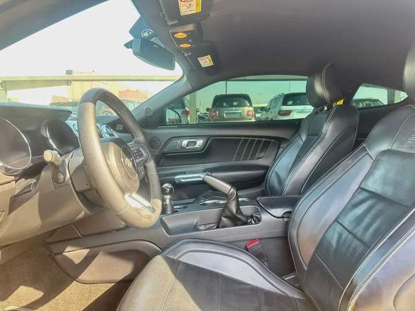 فورد موستانج 2015 مواصفات خليجية كير عادي GT بحالة جيدة