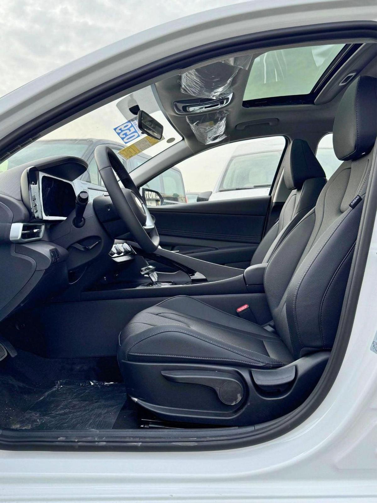 Hyundai Elantra ELITE / 1.5L PETROL, SUNROOF WITH LEATHER, CHINESE SPCES (CODE# ELITE)-4-4