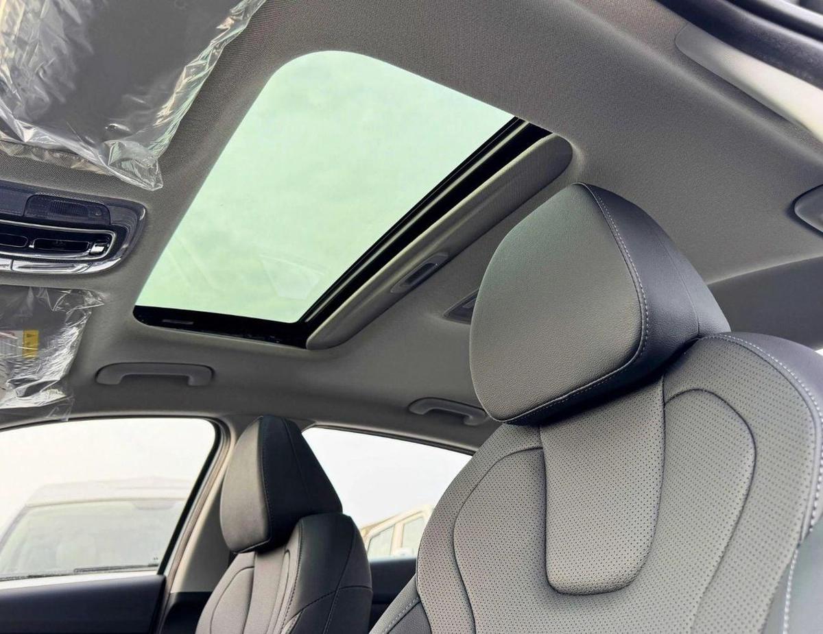 Hyundai Elantra ELITE / 1.5L PETROL, SUNROOF WITH LEATHER, CHINESE SPCES (CODE# ELITE)-14-14