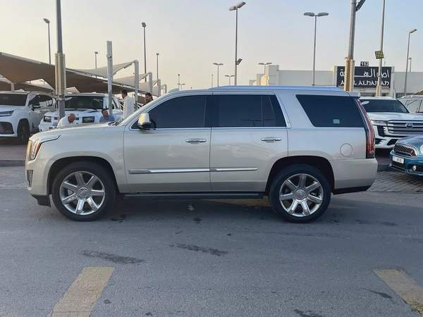 Cadillac Escalade Platinum Luxury 2015 GCC Specs