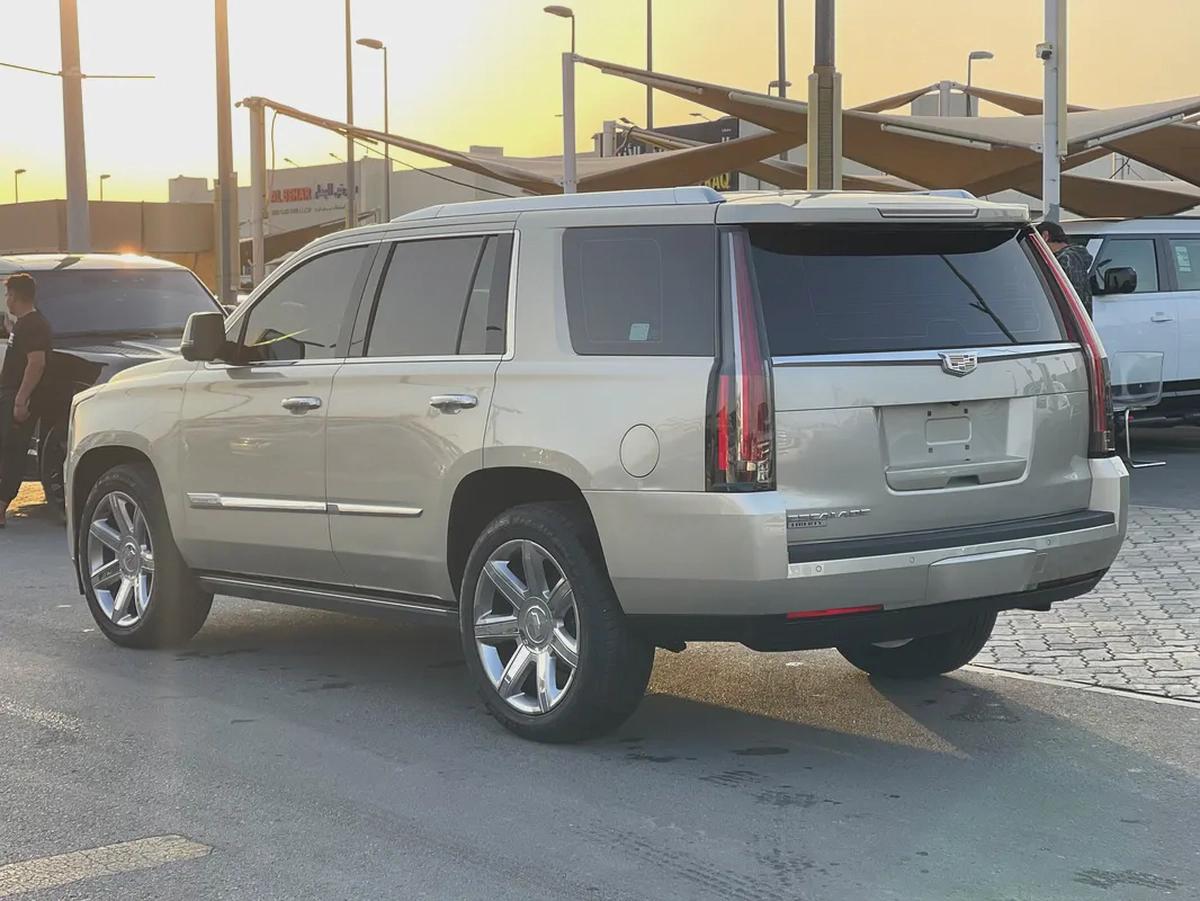 Cadillac Escalade Platinum Luxury 2015 GCC Specs-3-3