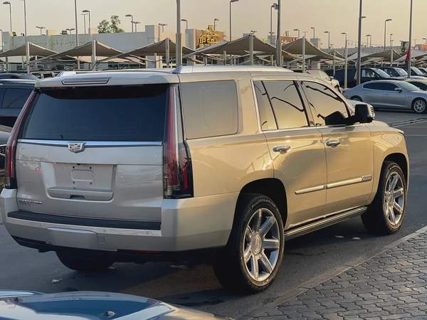 Cadillac Escalade Platinum Luxury 2015 GCC Specs