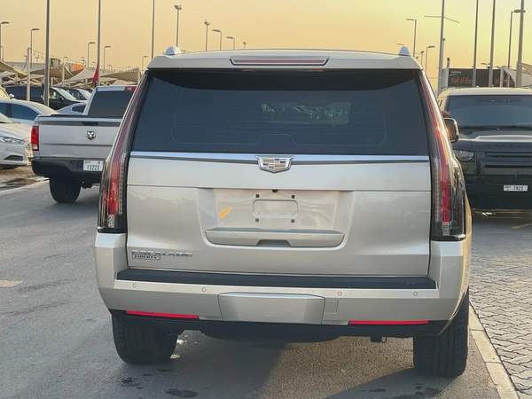 Cadillac Escalade Platinum Luxury 2015 GCC Specs