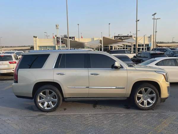 Cadillac Escalade Platinum Luxury 2015 GCC Specs