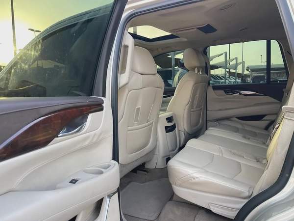 Cadillac Escalade Platinum Luxury 2015 GCC Specs