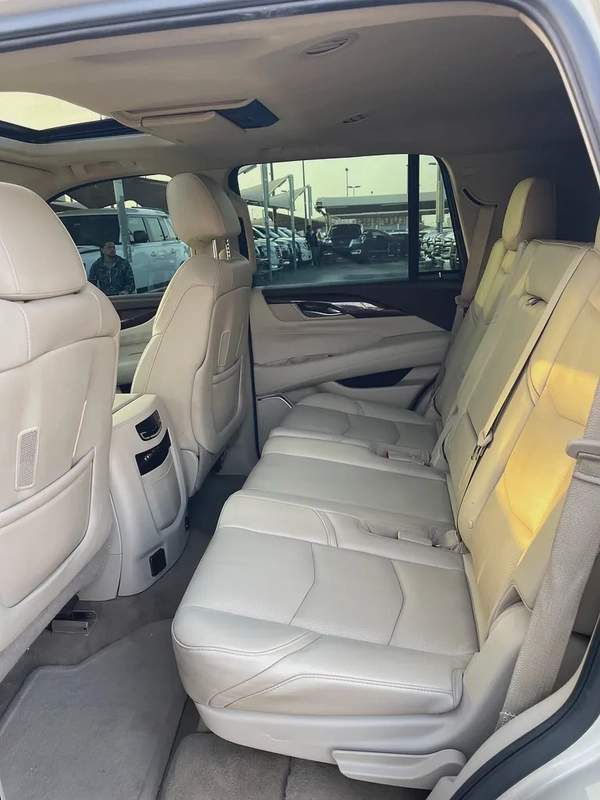 Cadillac Escalade Platinum Luxury 2015 GCC Specs