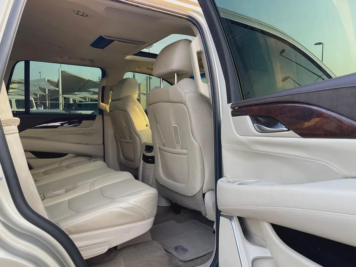Cadillac Escalade Platinum Luxury 2015 GCC Specs-13-13