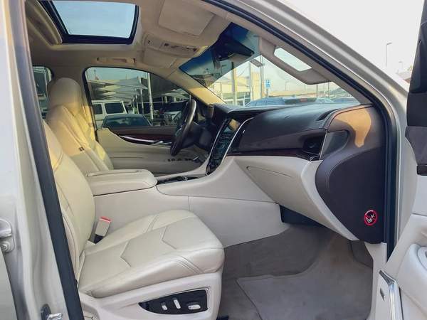 Cadillac Escalade Platinum Luxury 2015 GCC Specs
