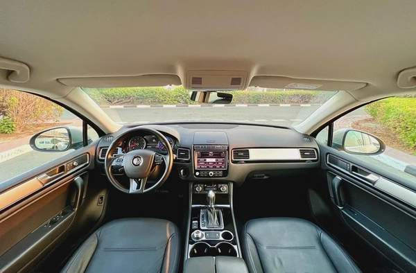 VOLKSWAGEN TOUAREG 2018 V6 FULL SERVICE HISTORY GCC SPEC