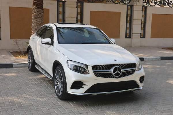 GLC250 COUPE AMG - GCC SPECS - FULL SERVICE HISTORY - ACCIDENT FREE - EXCELENT CONDITION -