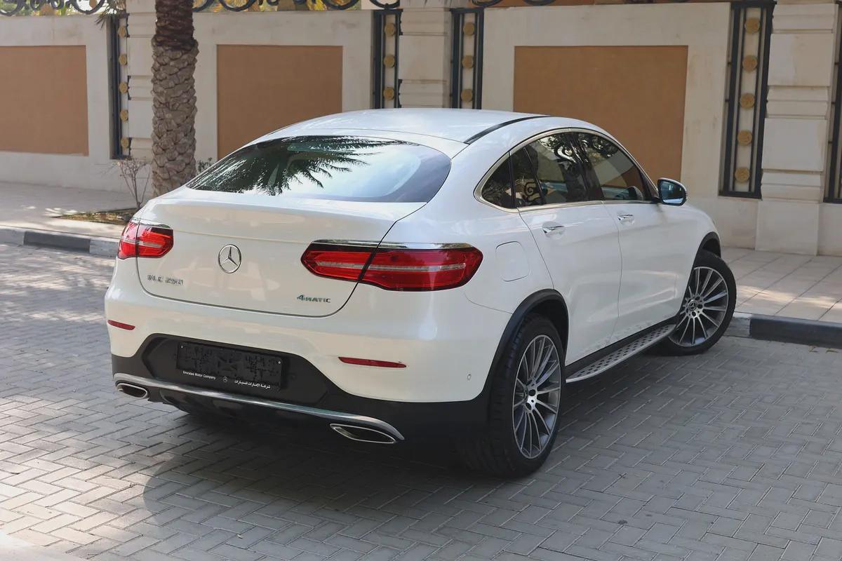 GLC250 COUPE AMG - GCC SPECS - FULL SERVICE HISTORY - ACCIDENT FREE - EXCELENT CONDITION --5-5