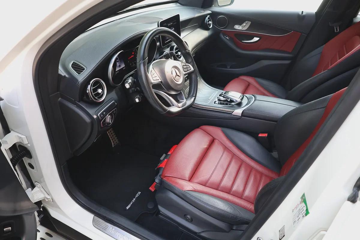 GLC250 COUPE AMG - GCC SPECS - FULL SERVICE HISTORY - ACCIDENT FREE - EXCELENT CONDITION --10-10