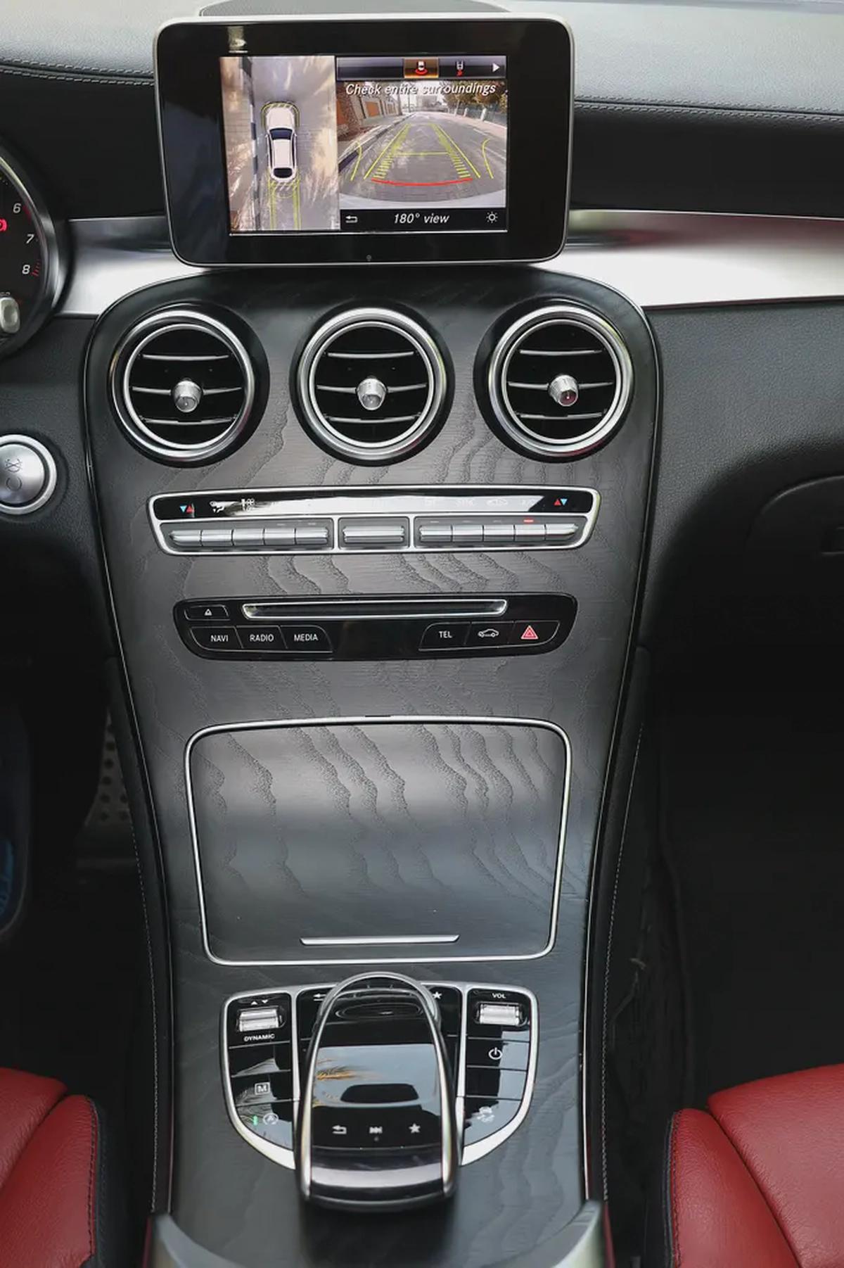 GLC250 COUPE AMG - GCC SPECS - FULL SERVICE HISTORY - ACCIDENT FREE - EXCELENT CONDITION --13-13