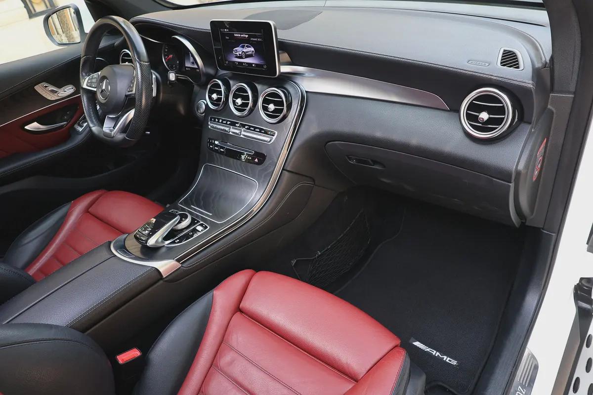 GLC250 COUPE AMG - GCC SPECS - FULL SERVICE HISTORY - ACCIDENT FREE - EXCELENT CONDITION --15-15