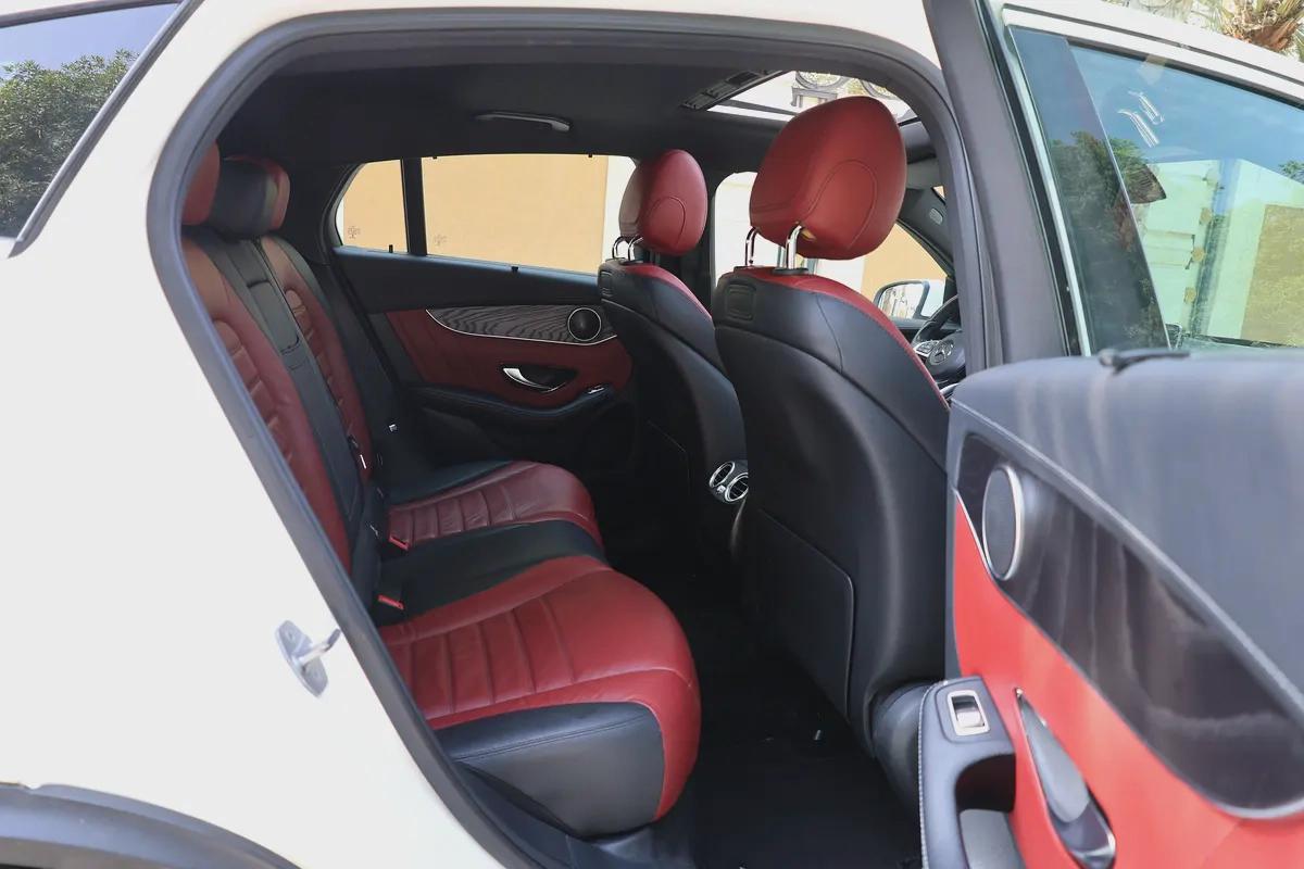 GLC250 COUPE AMG - GCC SPECS - FULL SERVICE HISTORY - ACCIDENT FREE - EXCELENT CONDITION --18-18