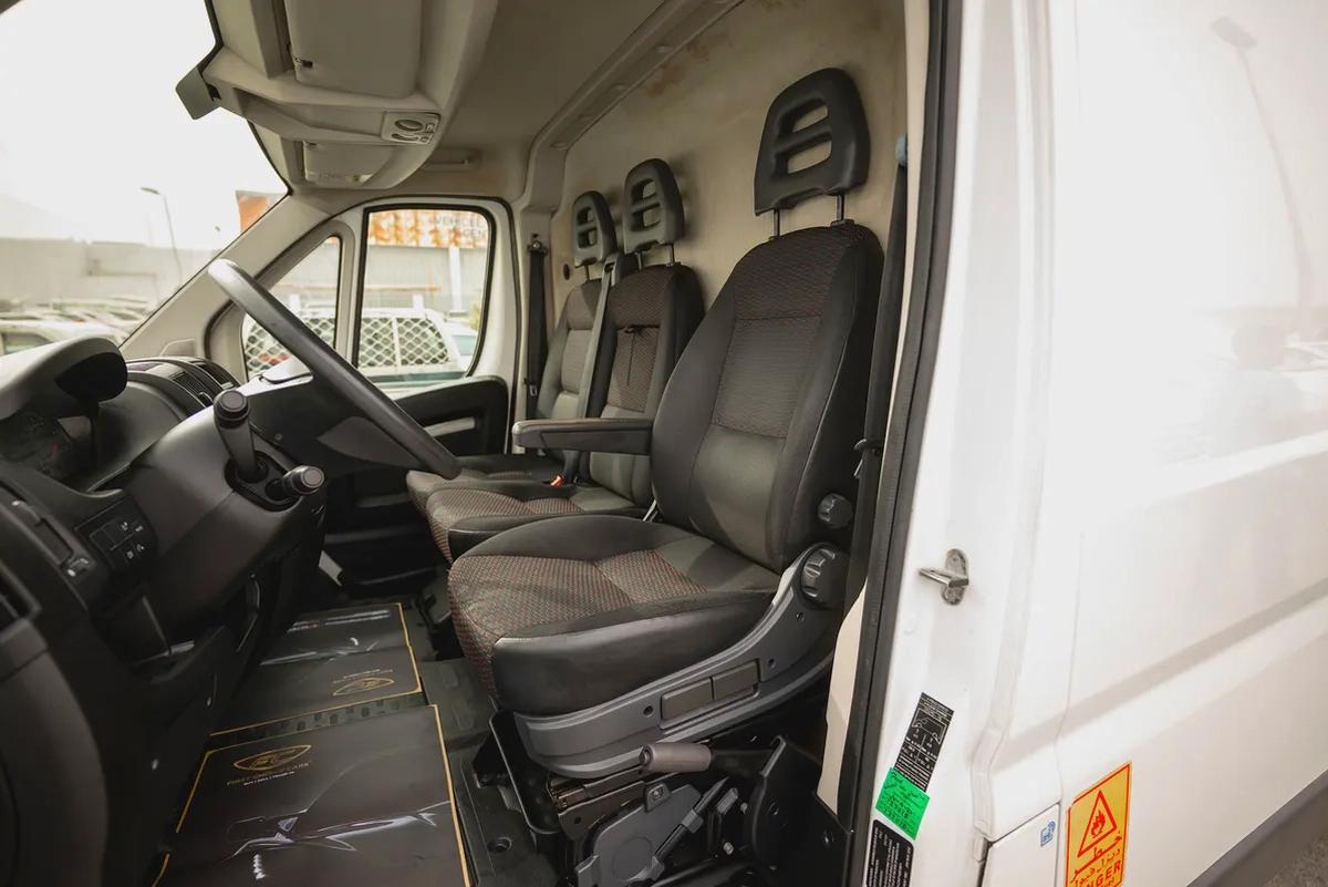 Peugeot Boxer Delivery Van | GCC Specs | Ref#P95395-8-8