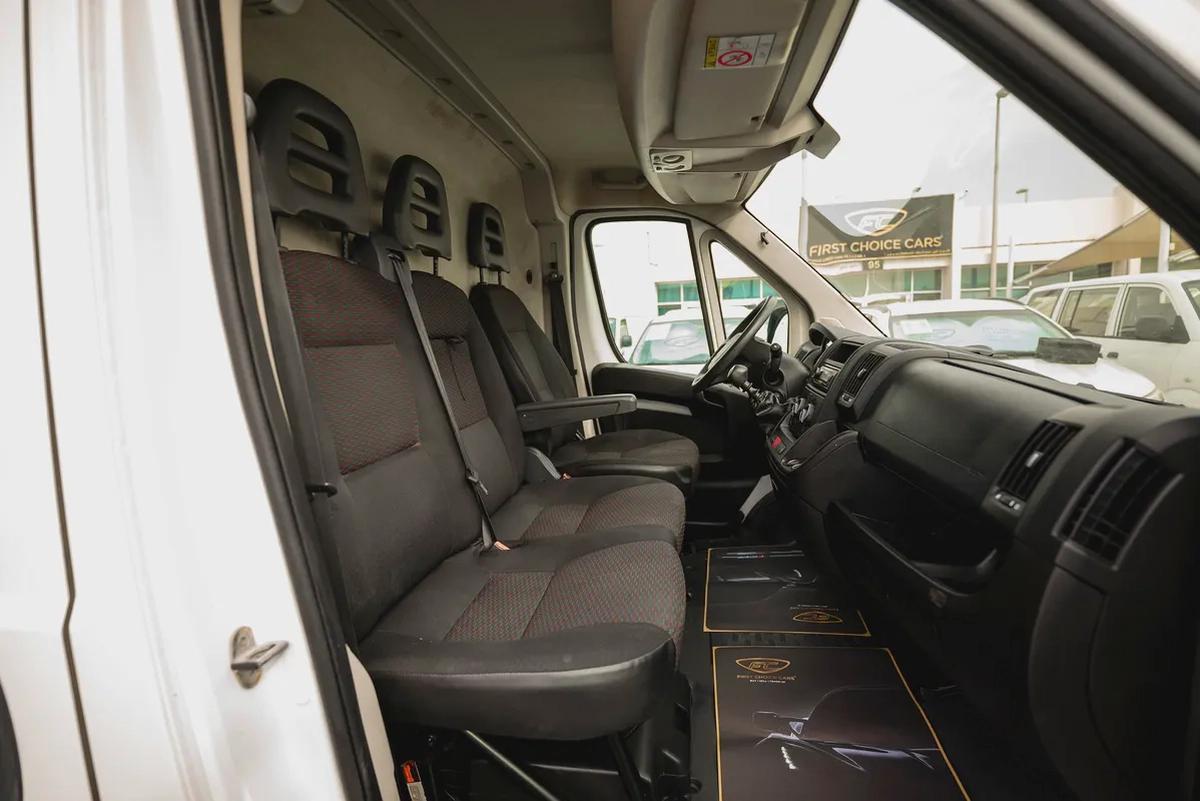 Peugeot Boxer Delivery Van | GCC Specs | Ref#P95395-9-9