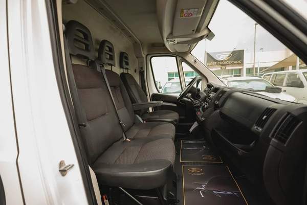 Peugeot Boxer Delivery Van | GCC Specs | Ref#P95395