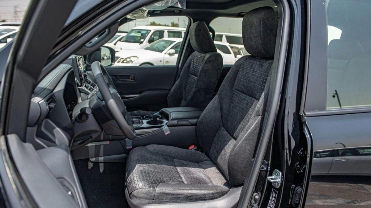 Toyota Land Cruiser Toyota Land Cruiser LC300 GXR 3.3L Diesel AT MY2024-12-12