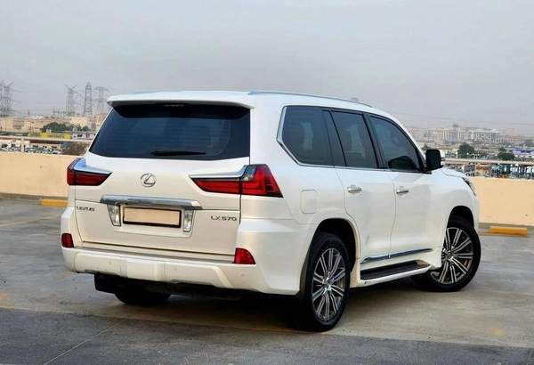 Lexus LX 570 Platinum 5.7L. Al- Futtaim Motors