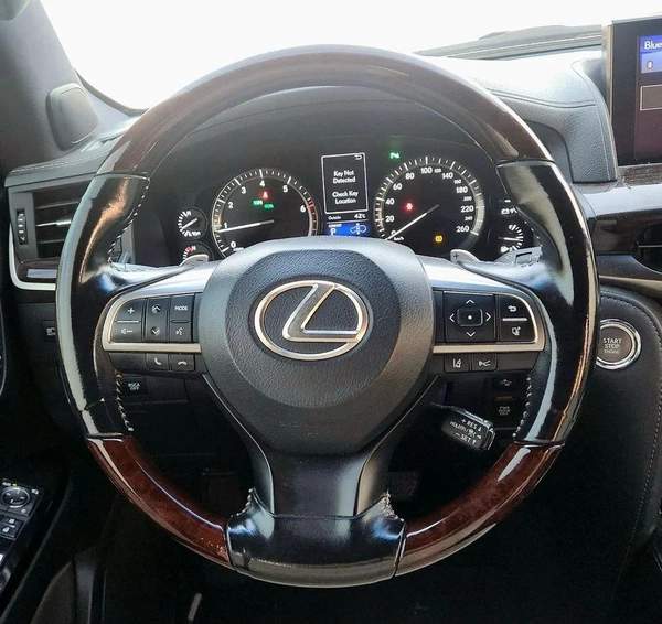 Lexus LX 570 Platinum 5.7L. Al- Futtaim Motors