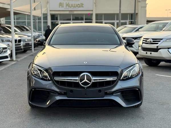 Mercedes E200, Gulf, 63 kit, in agency condition