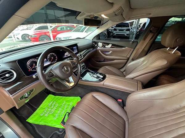 Mercedes E200, Gulf, 63 kit, in agency condition