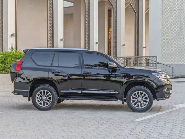 TOYOTA PRADO 2020 GCC V6 IN EXCELLENT CONDITION