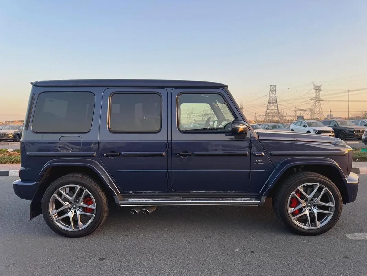 2025 - MERCEDES BENZ G63 - SUPER CLEAN - LIKE NEW - ONLY 6,000 KM-4-4