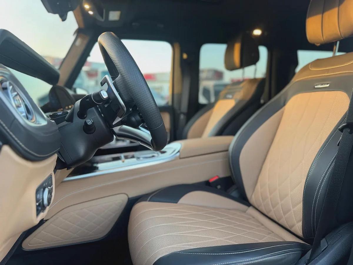 2025 - MERCEDES BENZ G63 - SUPER CLEAN - LIKE NEW - ONLY 6,000 KM-13-13