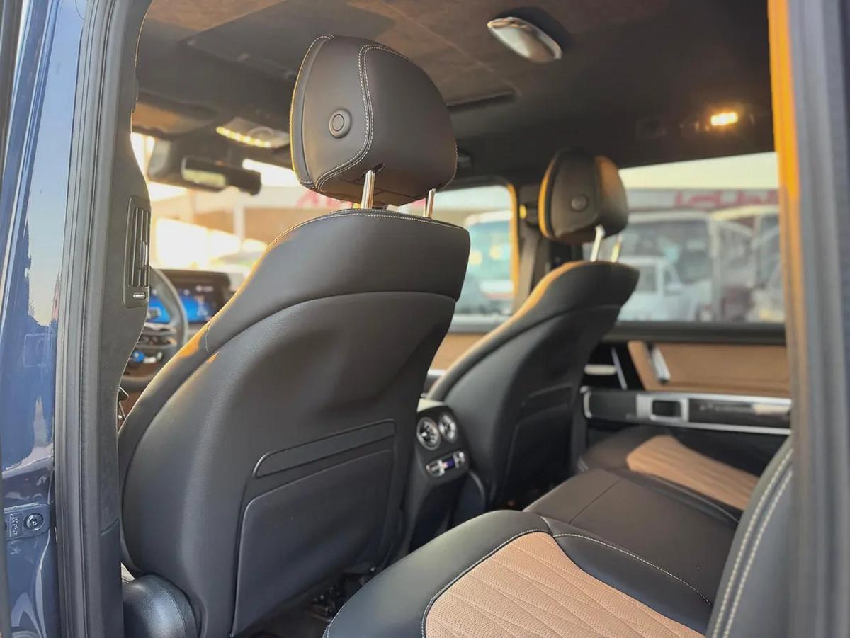 2025 - MERCEDES BENZ G63 - SUPER CLEAN - LIKE NEW - ONLY 6,000 KM-18-18