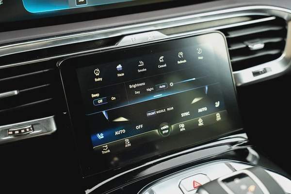 Hongqi E-HS9 Deluxe 2022 Agency Warranty Full Service History GCC