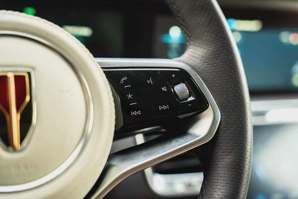 Hongqi E-HS9 Deluxe 2022 Agency Warranty Full Service History GCC